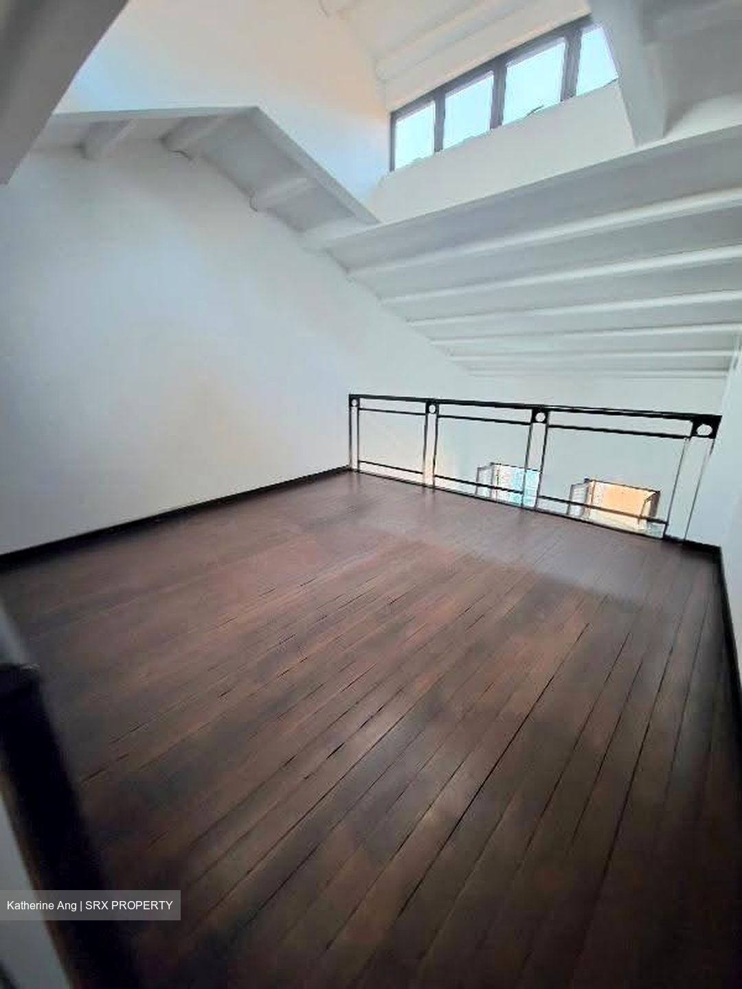 Jalan Pisang (D7), Office #607881521